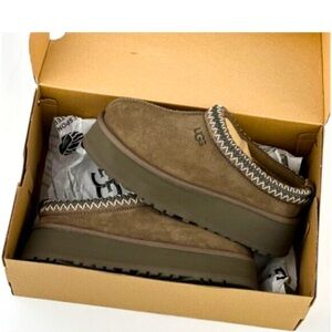 UGG Women’s Tazz in Hickory *New*